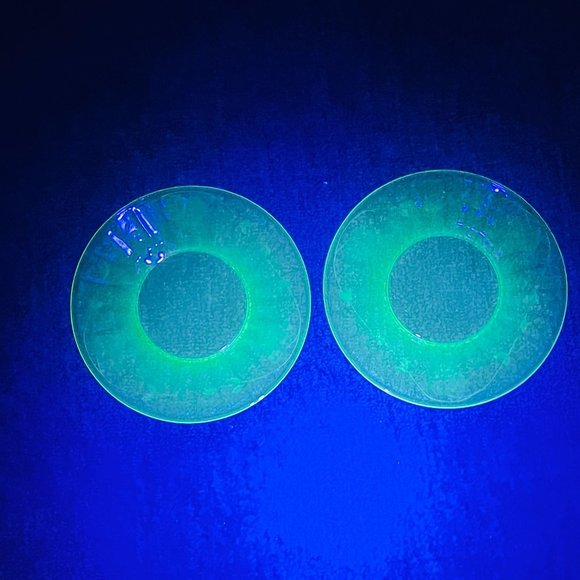 Vintage 2 Uranium Glass Green Depression Etched Floral Luncheon 8" Salad Plate - Picture 7 of 7